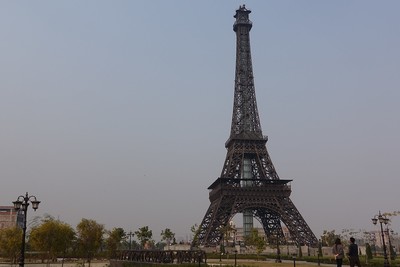 Eiffel Tower Replicas - © Attention Deficit Disorder Prosthetic Memory Program