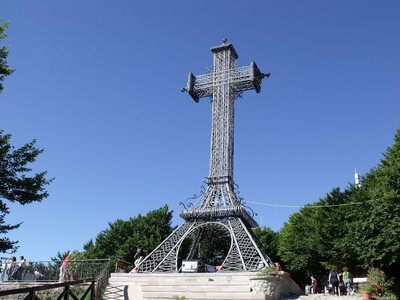 Eiffel Tower Replicas - © Attention Deficit Disorder Prosthetic Memory Program