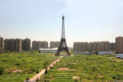 Eiffel Tower Replicas - © Attention Deficit Disorder Prosthetic Memory Program